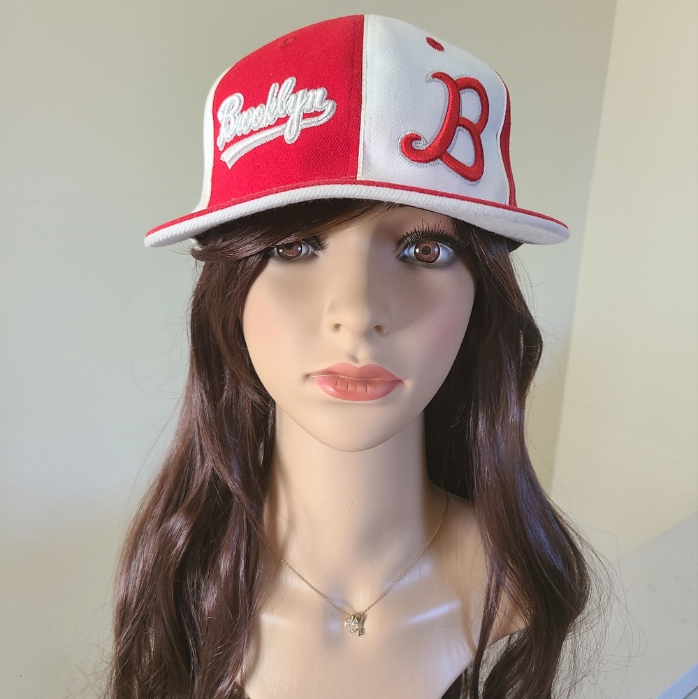 Brooklyn Pinwheel Mutifit Cap Red/White Fitted Size L/XL